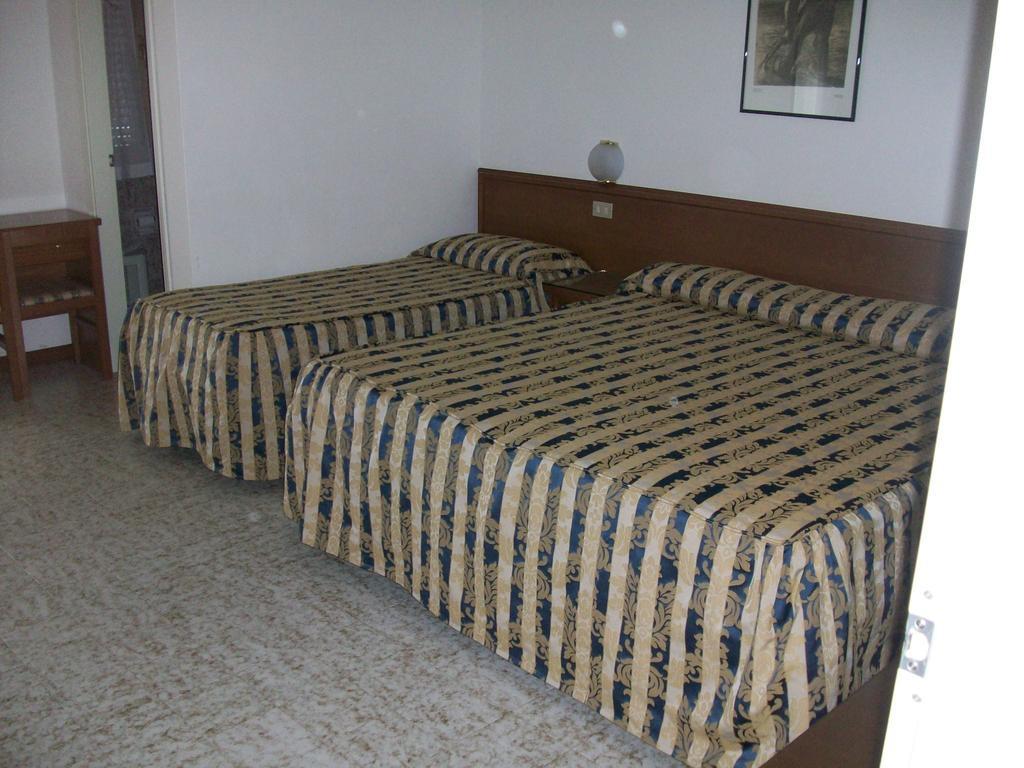 סינאלונגה Hotel Santorotto Di Fabio Terrosi חדר תמונה
