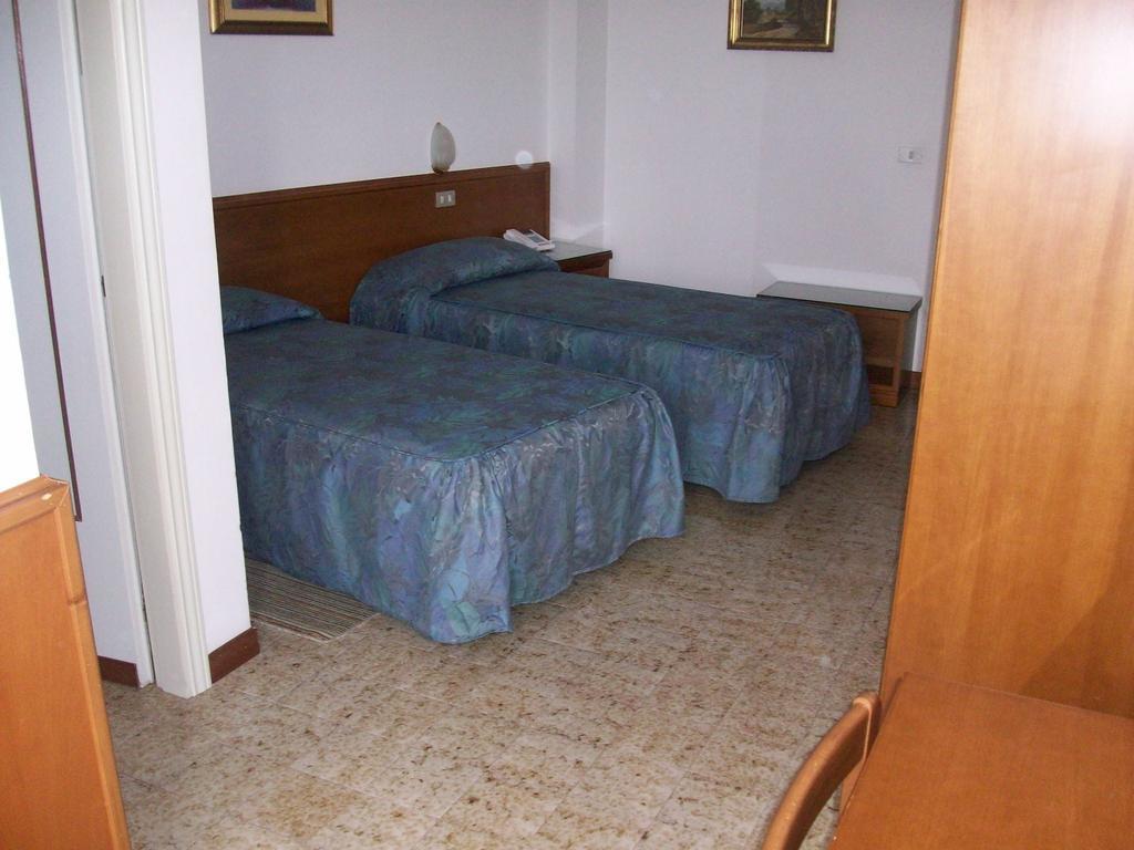 סינאלונגה Hotel Santorotto Di Fabio Terrosi חדר תמונה
