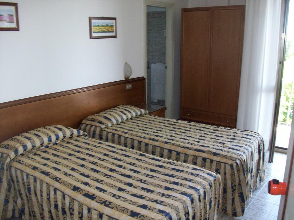 סינאלונגה Hotel Santorotto Di Fabio Terrosi חדר תמונה